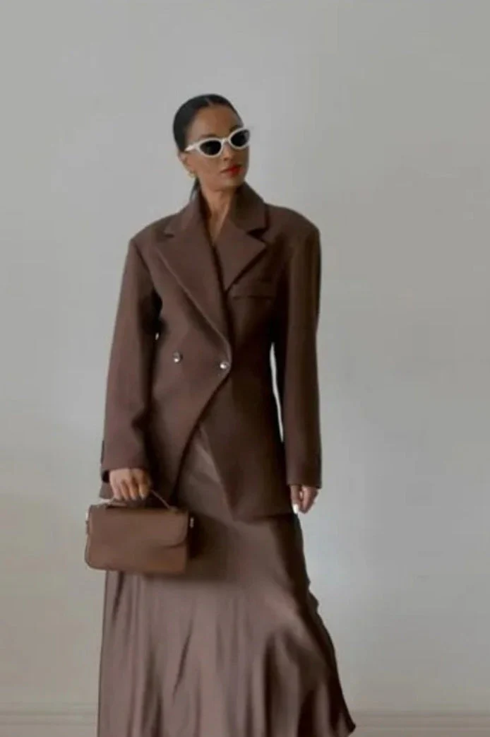 High-Waisted Button Blazer - Image 3